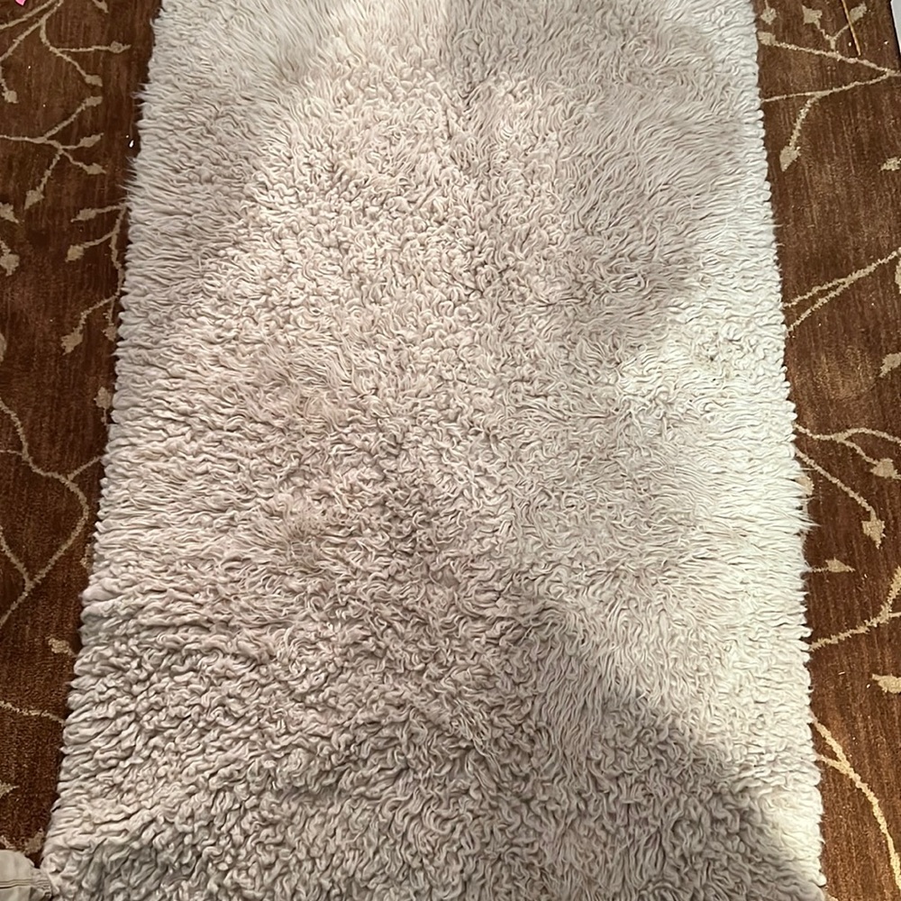 Grey sheep skin like faux floor rug cozy soft washable